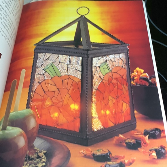 Hocus Pocus Halloween Crafts Book - Picture 9 of 17